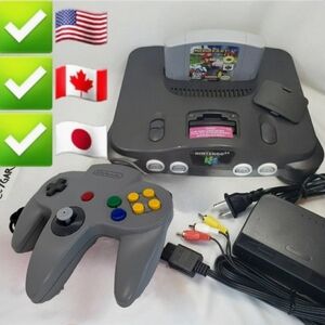 Nintendo 64 with MarioKart, 2 remotes and plug ins